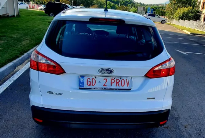 Auto in Vendita a Tirana, Ford, 2012 Diesel,Kambio Manual Pagamento Trattabile.