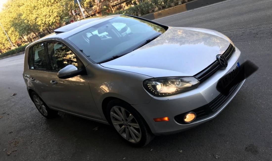 Jepet me qera Makina Volkswagen Golf 6 duke filluar nga 30 euro dita