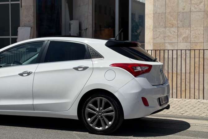 Jepet me qera 🚗Hyundai i30  duke filluar nga 35 euro dita