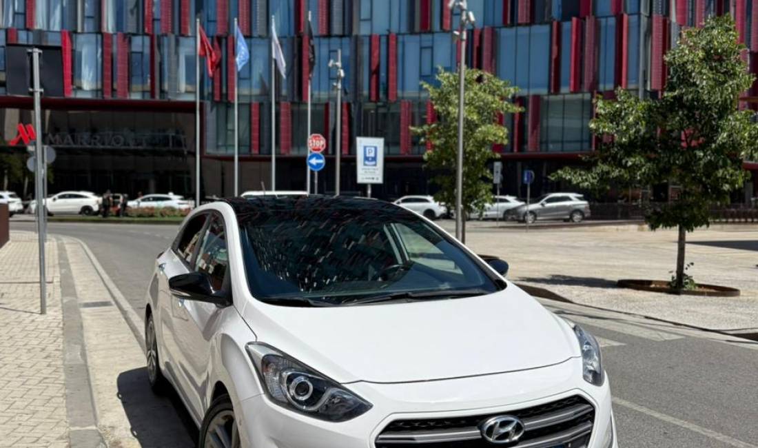 Jepet me qera 🚗Hyundai i30  duke filluar nga 35 euro dita