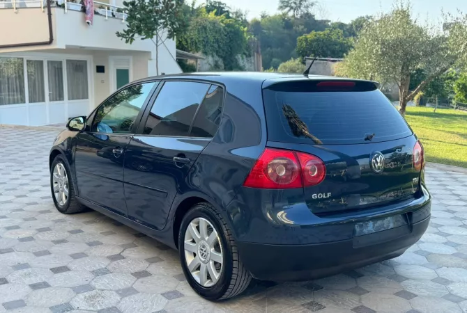 Auto in Vendita a Tirana - 3,900 Euro