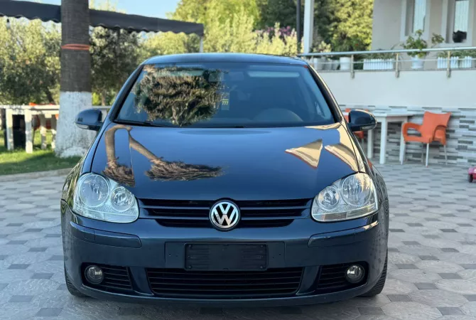 Auto in Vendita a Tirana, Volkswagen, 2006 Diesel,Kambio Manual Pagamento 3,900  Euro.