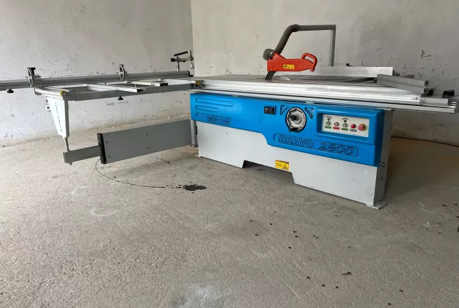 Vegla Pune ne Tirane - 3,700 Euro