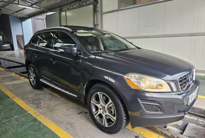 Auto in Vendita a Tirana, Volvo, 2009 gasoline-gas,Kambio Automatik Pagamento 9,000  Euro.