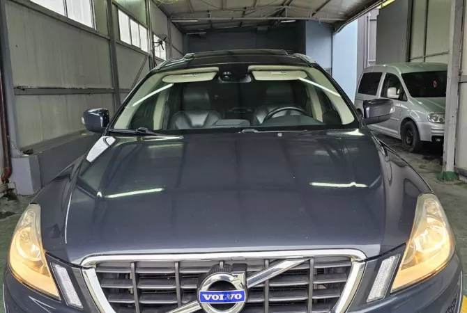 Auto in Vendita a Tirana, Volvo, 2009 gasoline-gas,Kambio Automatik Pagamento 9,000  Euro.