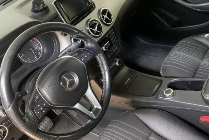 Auto in Vendita a Tirana, Mercedes-Benz, 2012 Diesel,Kambio Automatik Pagamento 7,200  Euro.