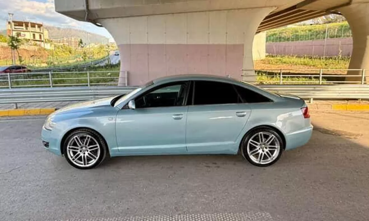 Auto in Vendita a Tirana, Audi, 2006 gasoline-gas,Kambio Automatik Pagamento 5,700  Euro.