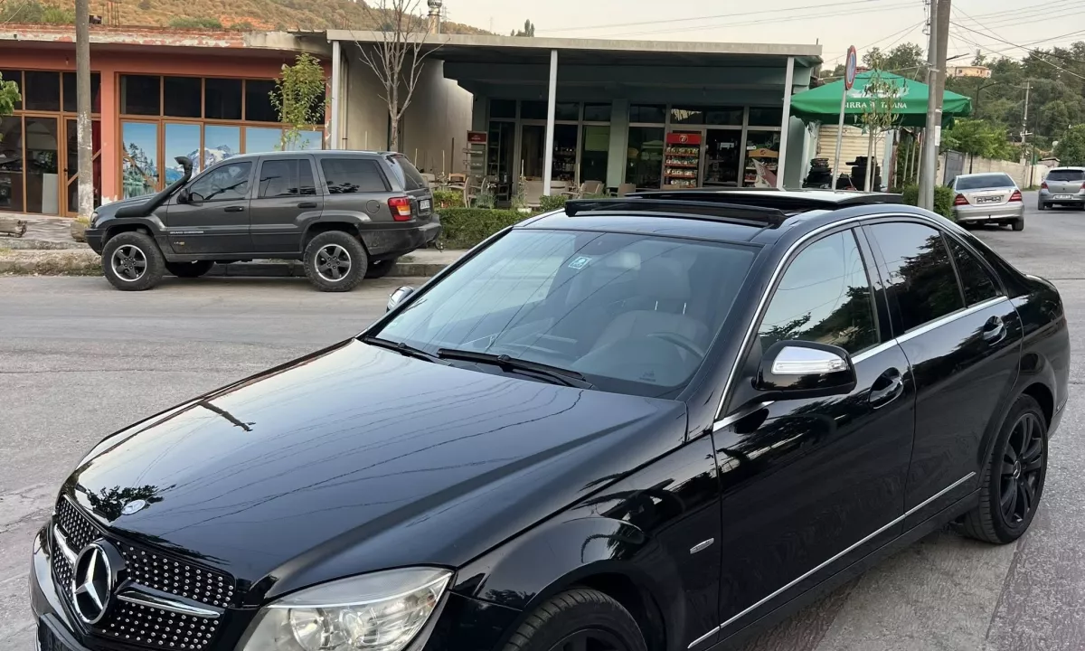 Auto in Vendita a Tirana, Mercedes-Benz, 2008 Diesel,Kambio Automatik Pagamento 7,600  Euro.
