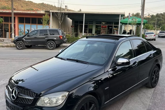 Auto in Vendita a Tirana - 7,600 Euro