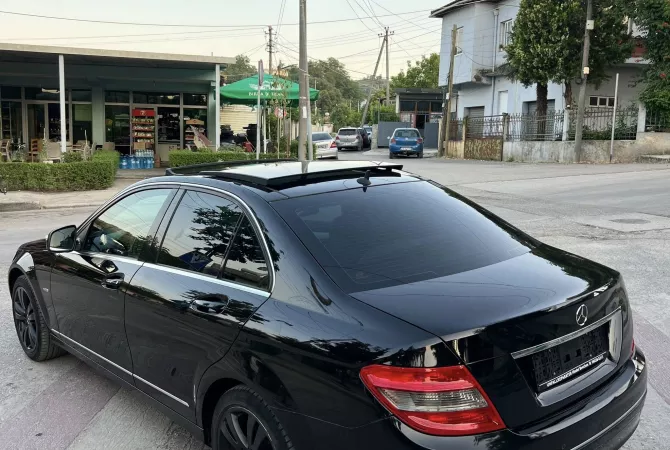 Auto in Vendita a Tirana - 7,600 Euro