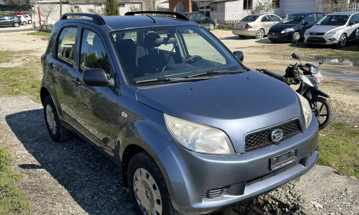 Auto in Vendita a Tirana, Daihatsu, 2007 Benzine,Kambio Automatik Pagamento 5,400  Euro.