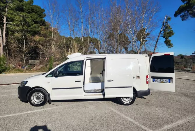 Auto in Vendita a Tirana - 12,900 Euro