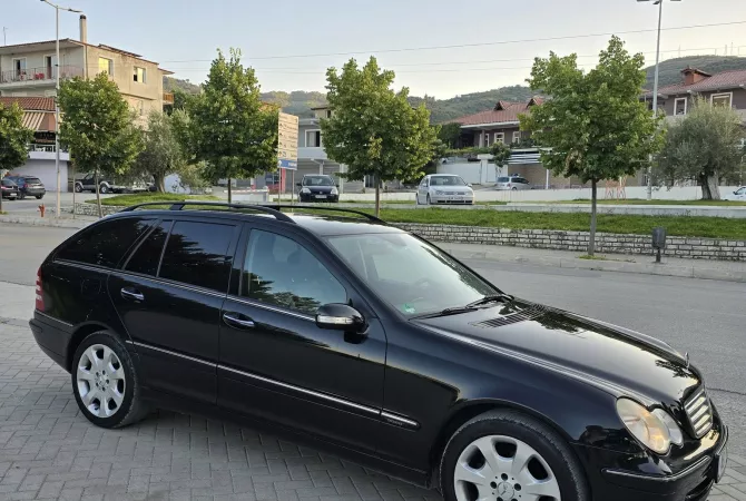 Makina ne shitje ne Fier, Mercedes-Benz, 2006 Diesel,Kambio Automatik Pagesa 4,500  Euro.