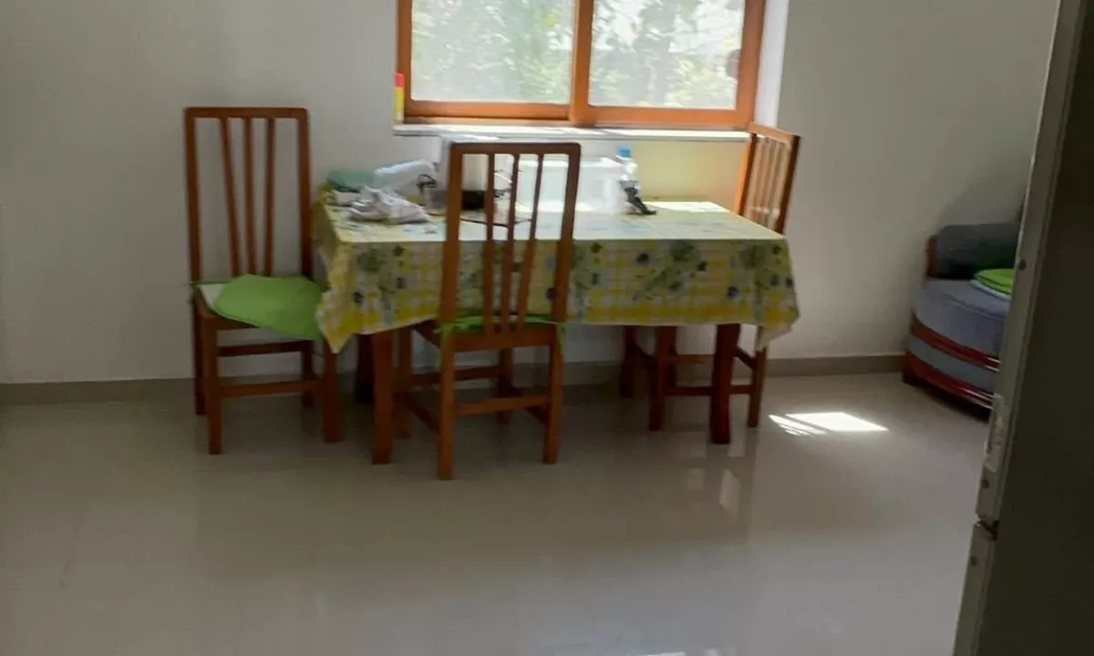 Shtepi ne shitje Shtepi Private ne Durres, 3+1, Mobilimi Pjeserisht e mobiluar, Pagesa 120,000  Euro.