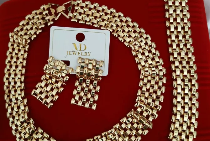 Veshje dhe Aksesor per te Rritur ne Prishtine - 40 Euro