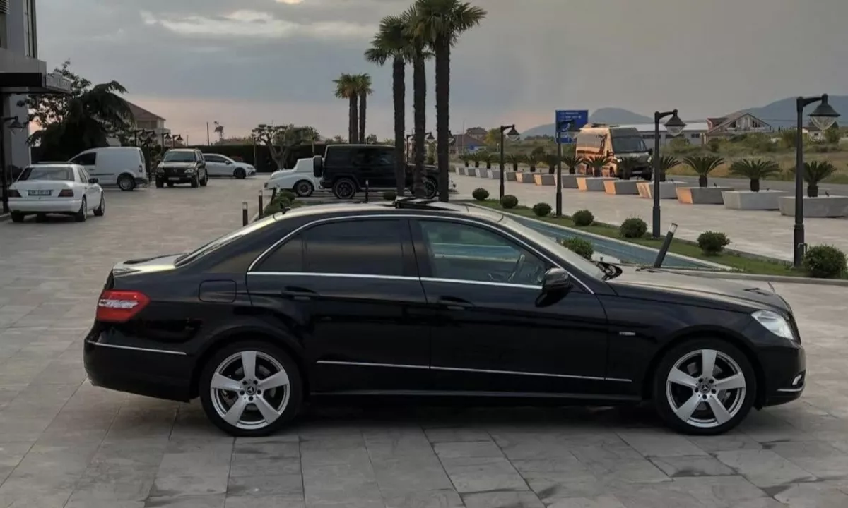 Auto in Vendita a Tirana, Mercedes-Benz, 2009 Diesel,Kambio Automatik Pagamento 10,500  Euro.