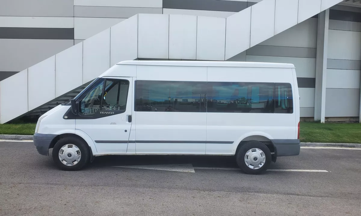 Auto in Vendita a Tirana, Ford, 2010 Diesel,Kambio Manual Pagamento Trattabile.