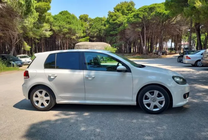 Auto in Vendita a Tirana - 5,600 Euro