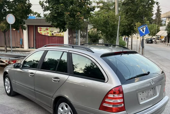 Auto in Vendita a Tirana, Mercedes-Benz, 2005 gasoline-gas,Kambio Automatik Pagamento 3,800  Euro.