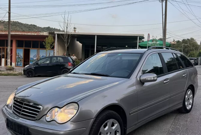 Auto in Vendita a Tirana, Mercedes-Benz, 2005 gasoline-gas,Kambio Automatik Pagamento 3,800  Euro.