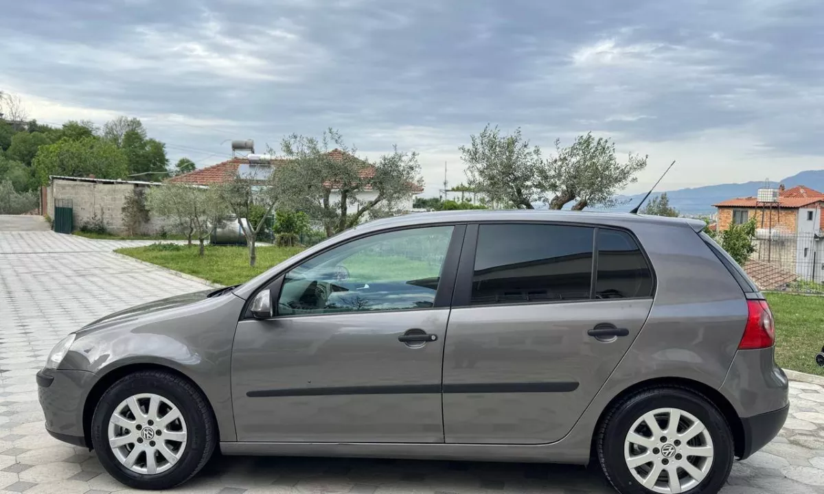 Auto in Vendita a Tirana, Volkswagen, 2006 Diesel,Kambio Manual Pagamento 4,000  Euro.