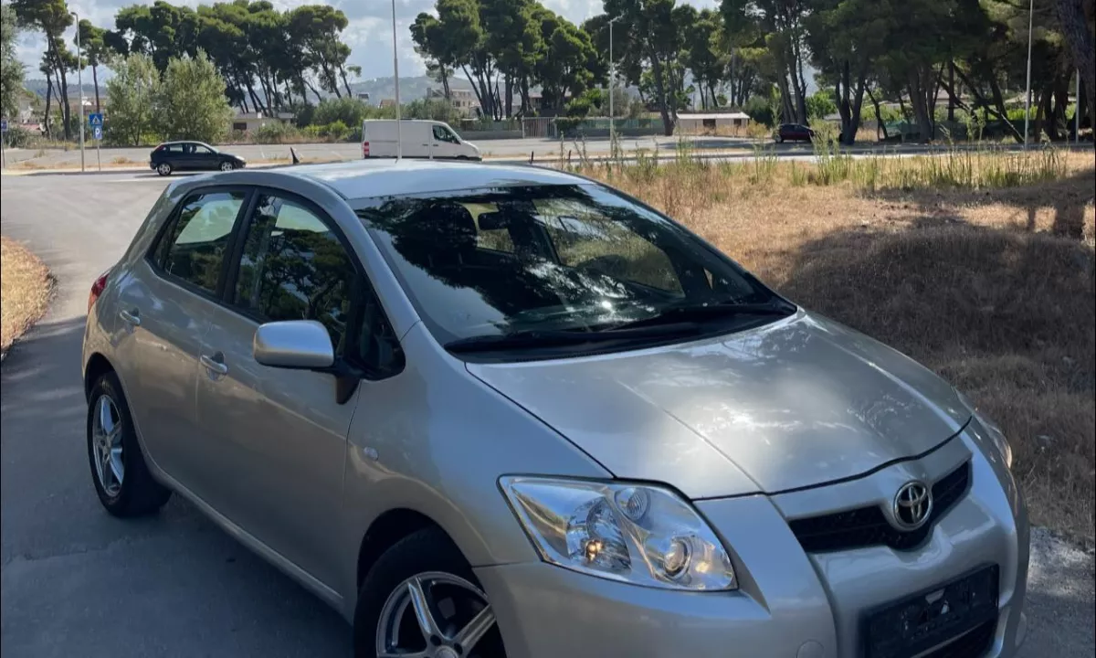 Auto in Vendita a Valona, Toyota, 2007 Diesel,Kambio Manual Pagamento 3,800  Euro.