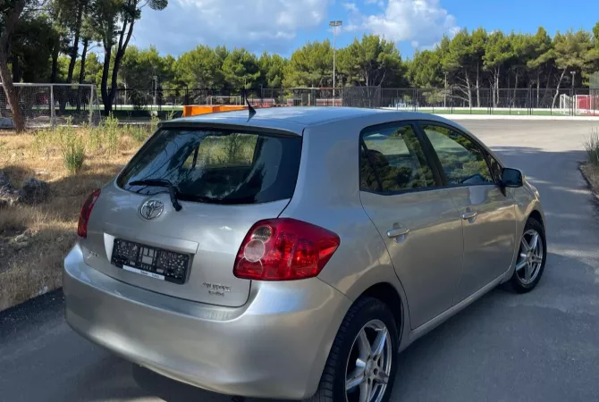 Auto in Vendita a Valona - 3,800 Euro