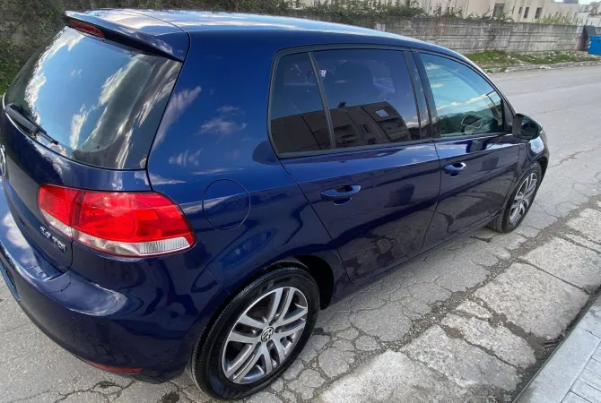 Auto in Vendita a Tirana - 6,800 Euro