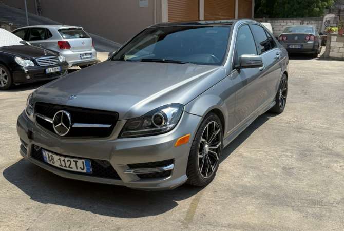 Makina ne shitje ne Tirane, Mercedes-Benz, 2012 Benzine,Kambio Automatik Pagesa 9,500  Euro.