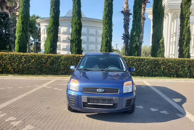 Auto in Vendita a Tirana, Ford, 2009 Diesel,Kambio Manual Pagamento 3,800  Euro.