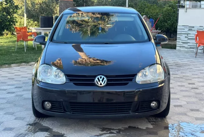 Auto in Vendita a Tirana, Volkswagen, 2006 Diesel,Kambio Manual Pagamento 3,900  Euro.