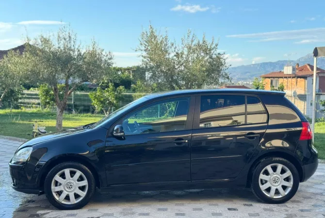 Auto in Vendita a Tirana - 3,900 Euro