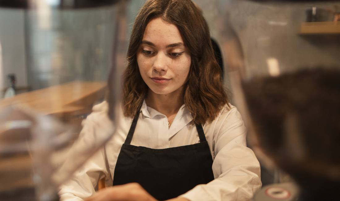 Njoftime Pune ne Tirane, Profesioni Kamarier/e dhe banakier , Fillestar/Pak eksperience, Pagesa Me Marreveshje.