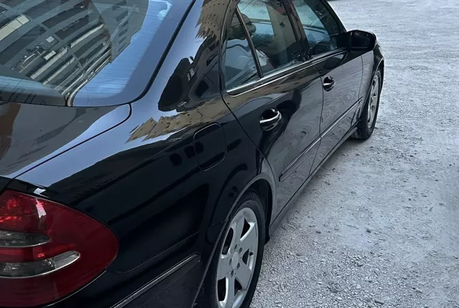 Auto in Vendita a Fier, Mercedes-Benz, 2003 Diesel,Kambio Automatik Pagamento 3,000  Euro.