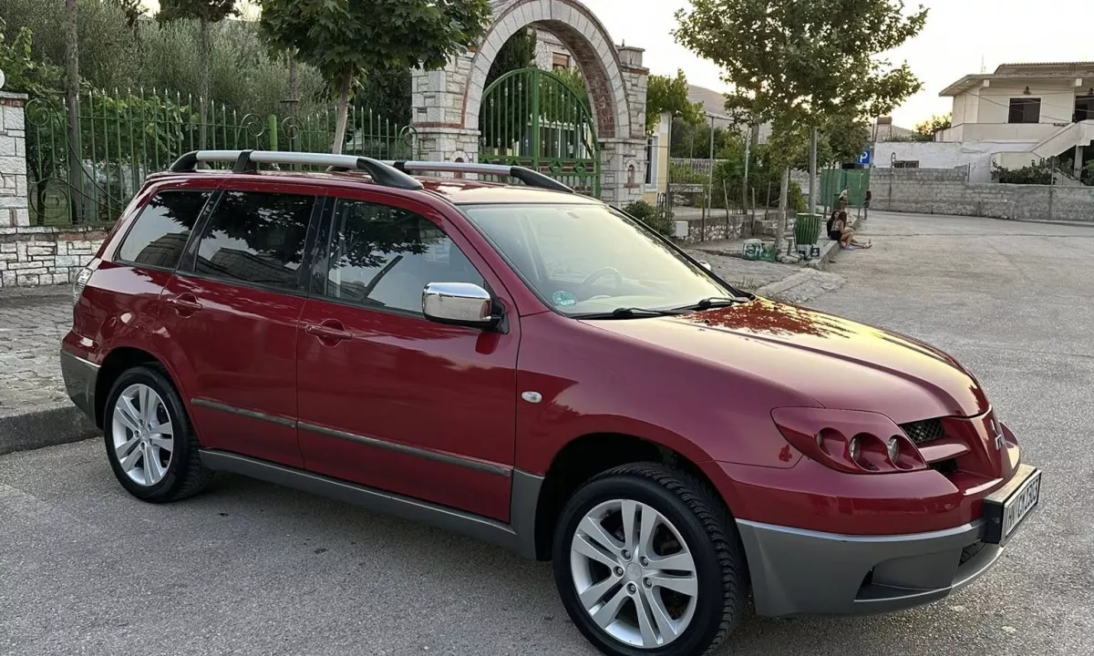 Auto in Vendita a Tirana, Mitsubishi, 2005 Diesel,Kambio Automatik Pagamento 570,000  Leke.