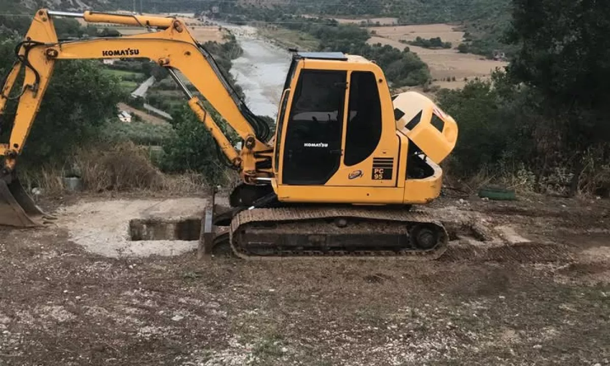 Auto in Vendita a Tirana, Tjeter, 2002 Diesel,Kambio Manual Pagamento 27,000  Euro.