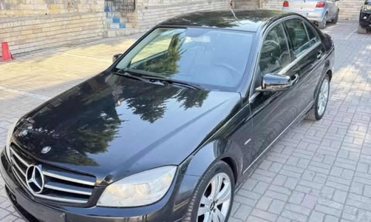 Auto in Vendita a Tirana, Mercedes-Benz, 2008 Benzine,Kambio Automatik Pagamento 6,600  Euro.