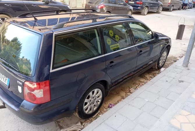Auto in Vendita a Tirana, Volkswagen, 2003 Diesel,Kambio Manual Pagamento 2,500  Euro.