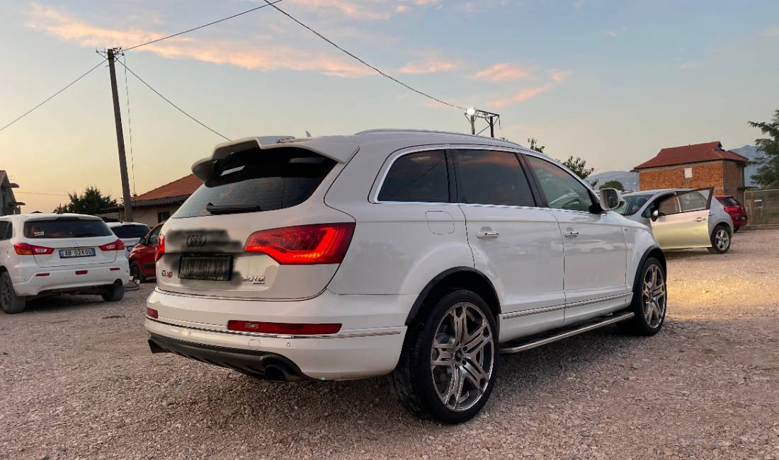 Makine me qera ne Rinas Tirane - Audi Q7 duke filluar nga 65  euro dita