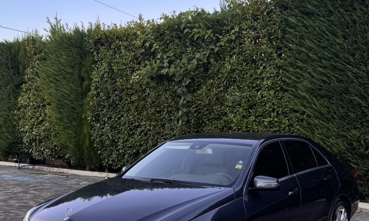 Auto in Vendita a Tirana, Mercedes-Benz, 2010 Diesel,Kambio Automatik Pagamento 8,400  Euro.