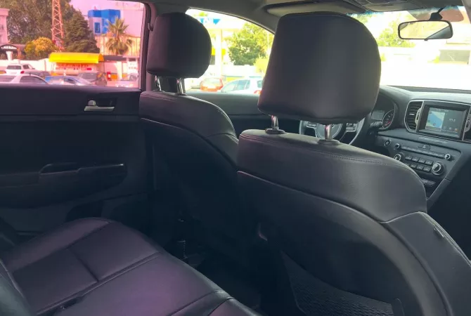 Auto in Vendita a Tirana, KIA, 2016 Diesel,Kambio Automatik Pagamento 9,800  Euro.