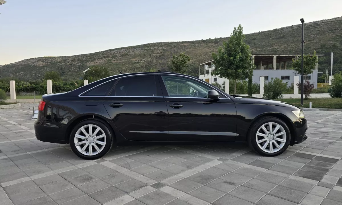 Auto in Vendita a Tirana, Audi, 2012 Diesel,Kambio Automatik Pagamento 9,500  Euro.