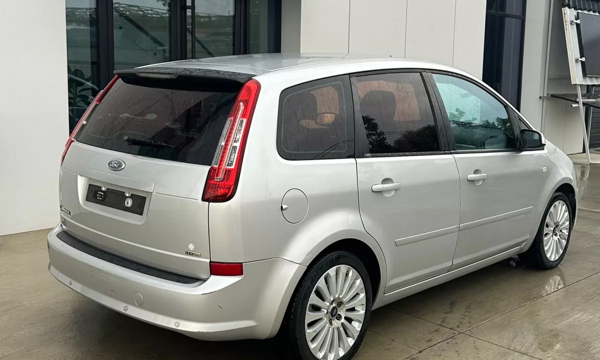 Auto in Vendita a Tirana, Ford, 2010 Diesel,Kambio Automatik Pagamento 3,200  Euro.