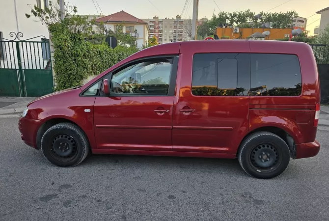Auto in Vendita a Tirana, Volkswagen, 2006 Diesel,Kambio Automatik Pagamento 7,000  Euro.