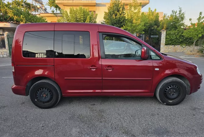 Auto in Vendita a Tirana, Volkswagen, 2006 Diesel,Kambio Automatik Pagamento 7,000  Euro.