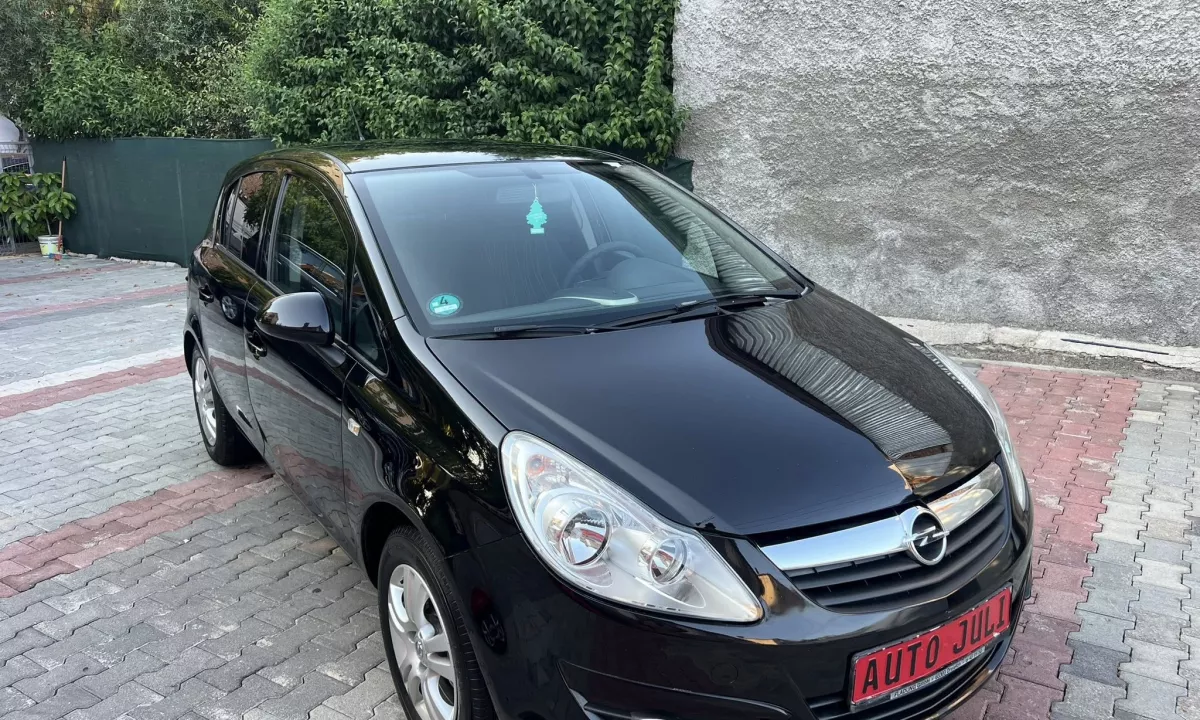 Auto in Vendita a Tirana, Opel, 2008 Diesel,Kambio Manual Pagamento 4,000  Euro.
