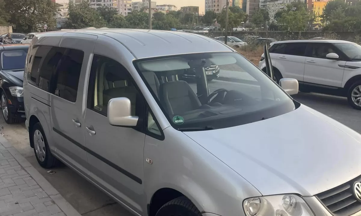 Auto in Vendita a Tirana, Volkswagen, 2008 Diesel,Kambio Manual Pagamento 6,000  Euro.