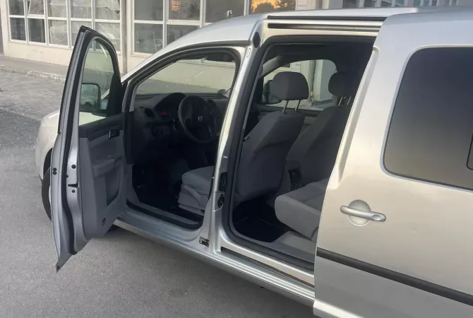 Auto in Vendita a Tirana, Volkswagen, 2008 Diesel,Kambio Manual Pagamento 6,000  Euro.