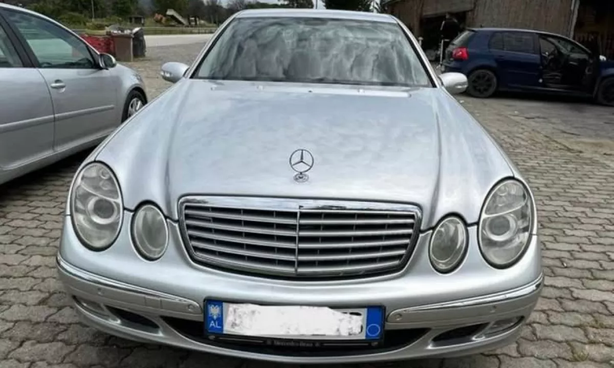 Makina ne shitje ne Tirane, Mercedes-Benz, 2005 Diesel,Kambio Manual Pagesa 4,500  Euro.