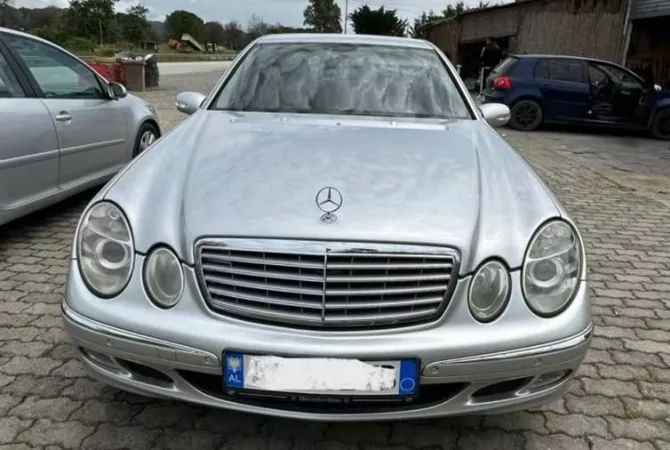 🚘 Shitet Mercedes-Benz E 220 CDI – Gjendje perfekte 2005